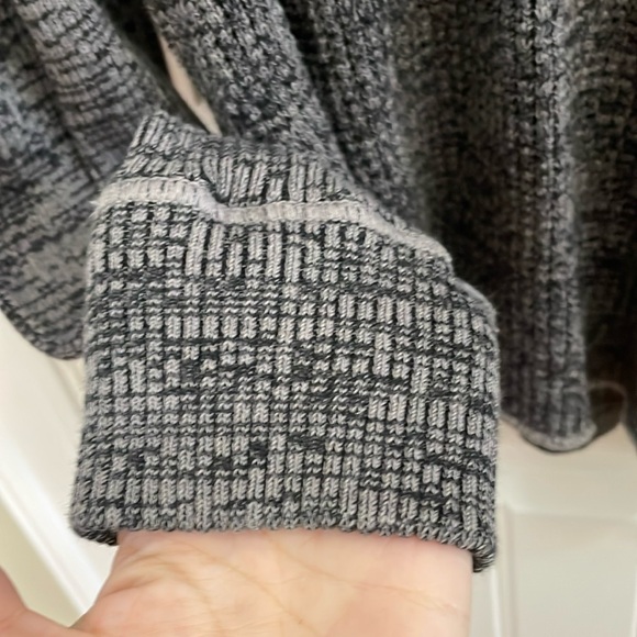 🌺7 FOR ALL MANKIND gray heathered ribbed waffle knit long sleeve shirt.  M - Picture 4 of 7